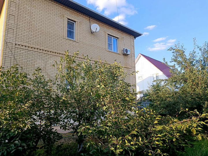 Коттедж 285 м² на участке 6 сот.