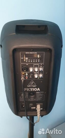 Behringer PK110A активная акустическая система