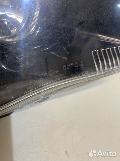 Mitsubishi Outlander XL 07-09 Фара правая ксенон