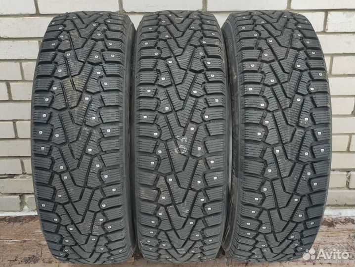 Pirelli Ice Zero 215/65 R16 102T