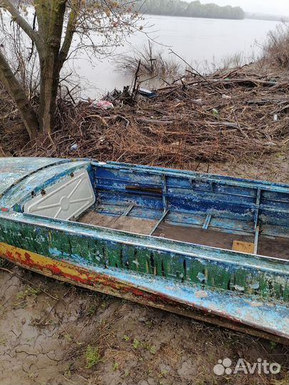 Лодка с мотором