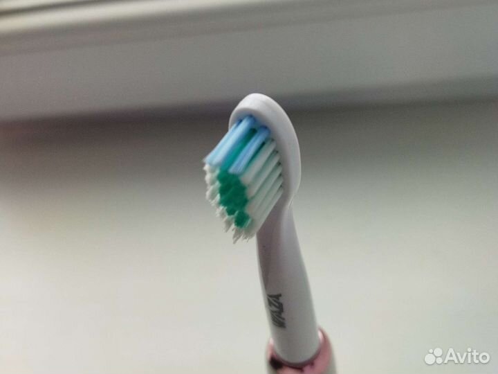 Электронная зубная щетка
