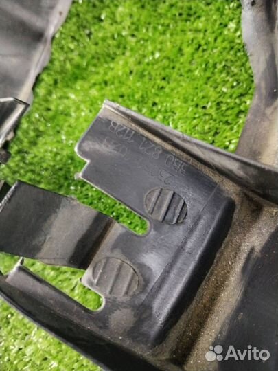 Пыльник крыла передний Volkswagen Passat B5