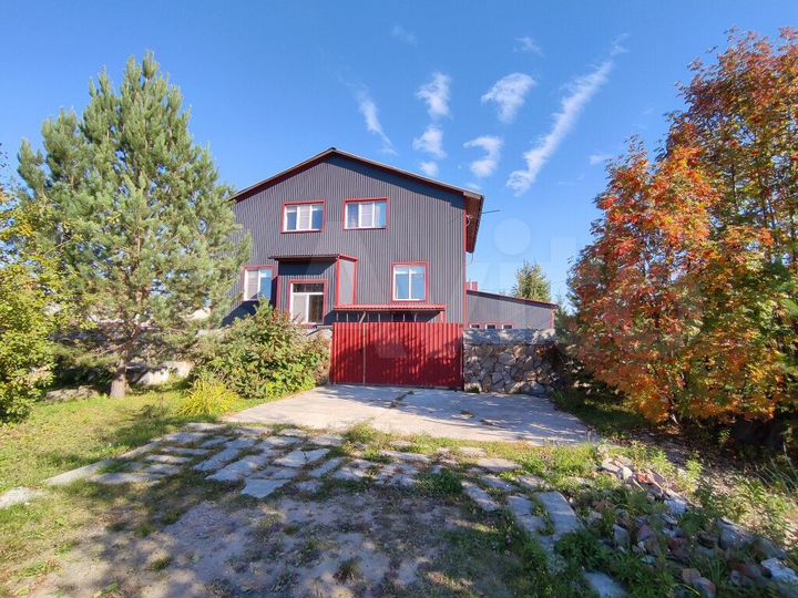 Дом 208 м² на участке 10 сот.