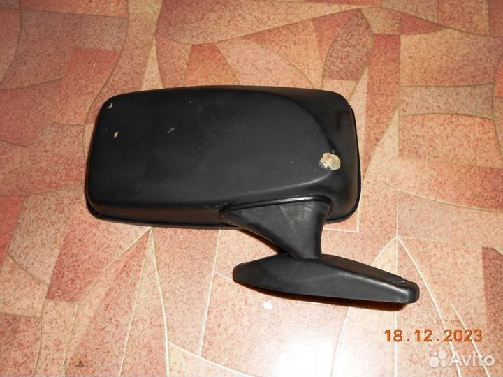 Боковое зеркало на 
