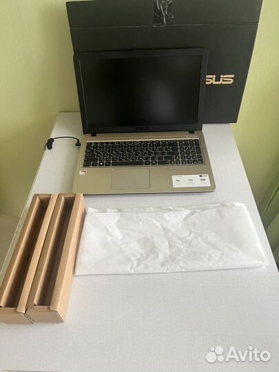 Ноутбук Asus F540B на запчати