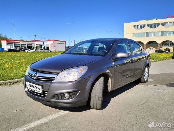 Opel Astra 1.6 МТ, 2011, 205 000 км