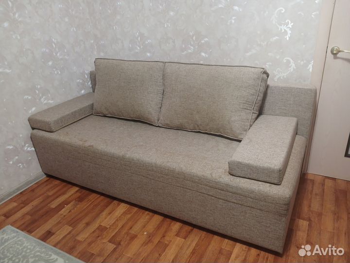 Диван
