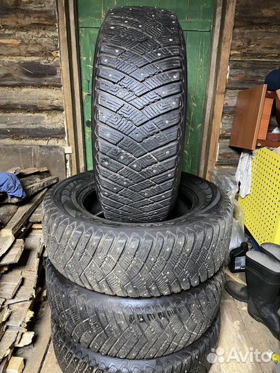 Goodyear UltraGrip Ice Arctic SUV 235/65 R17 108T