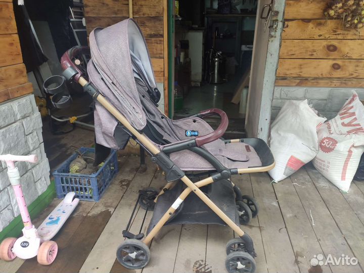 Коляска прогулочная