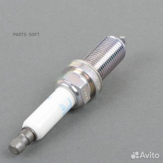 BMW 12120037663 свеча зажигания