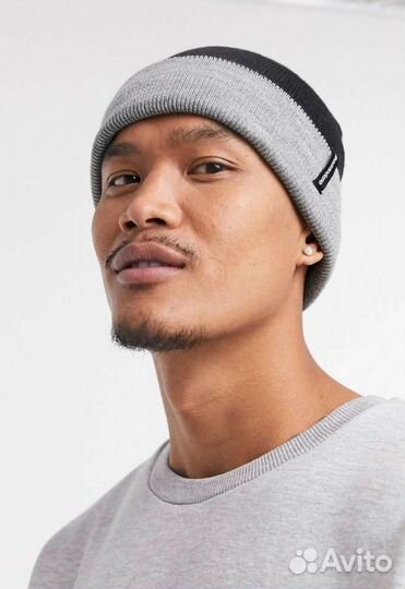 Шапка Bershka двухсторонняя (серая/чёрная)