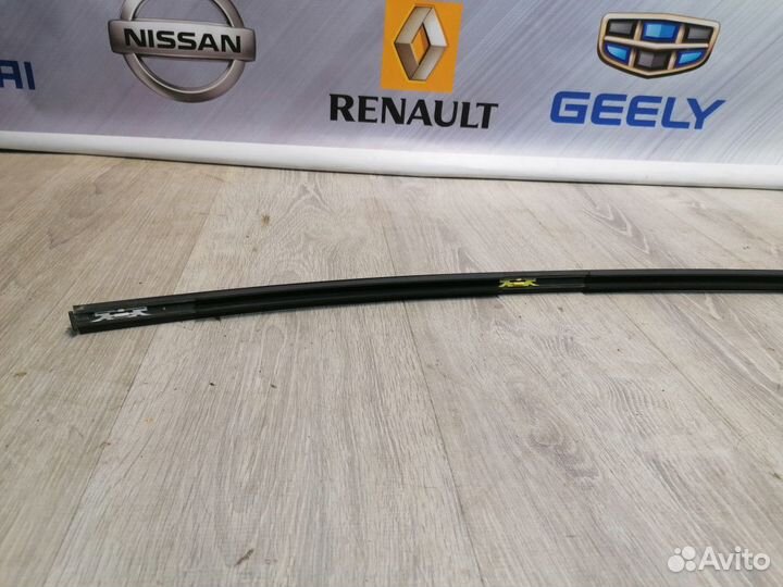 Молдинг на крышу Накладка крыши Hyundai solaris Пр