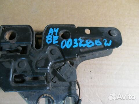 Замок капота Audi A4