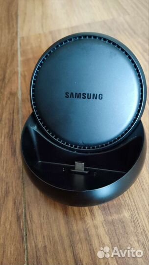 Док-станция Samsung DeX EE-MG950