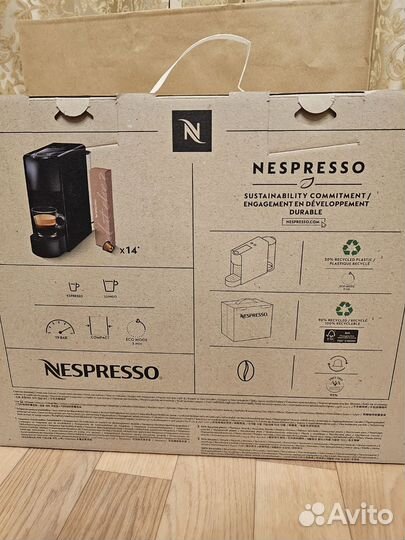 Кофемашина новая Nespresso Essenza Mini Silver