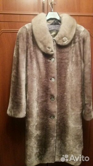 Шуба из мутона, с воротником из норки