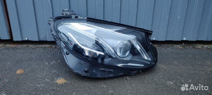 Фара светодиодная передняя правая Mercedes Benz