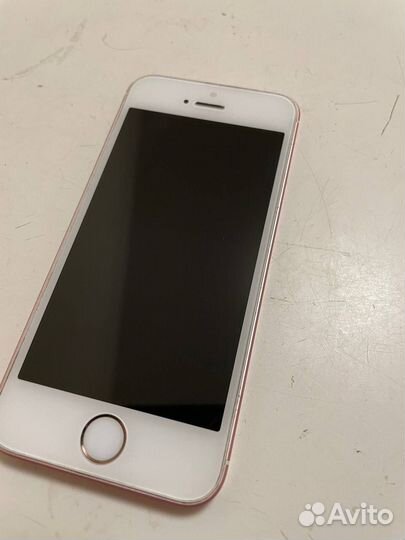 Телефон iPhone SE 32GB (безкам)