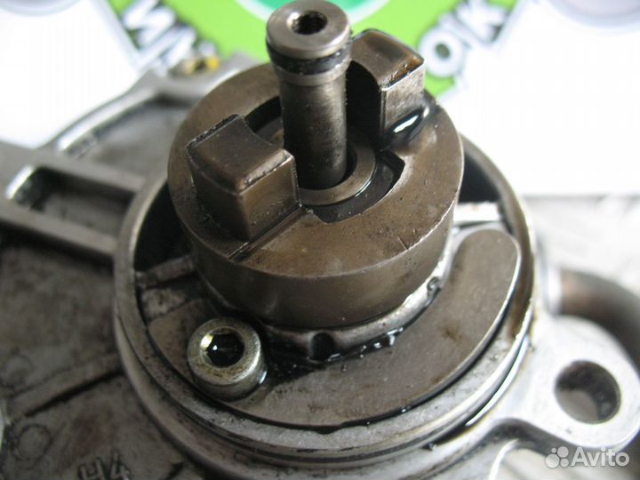 Насос вакуумный Mercedes Benz Vito W638 2.2 CDI