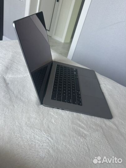 Apple MacBook air 15