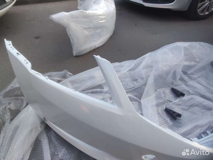 Skoda Octavia A7 бампер передний в цвет белый