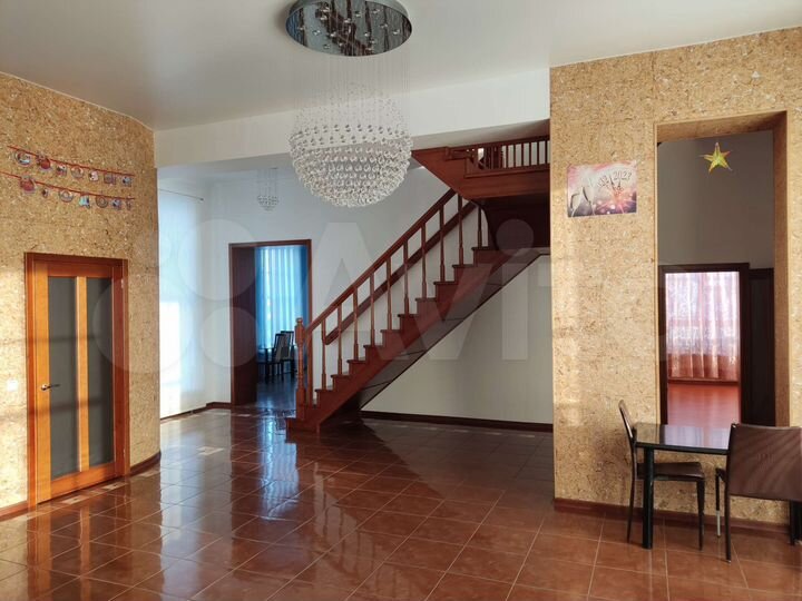 Дом 300 м² на участке 10 сот.