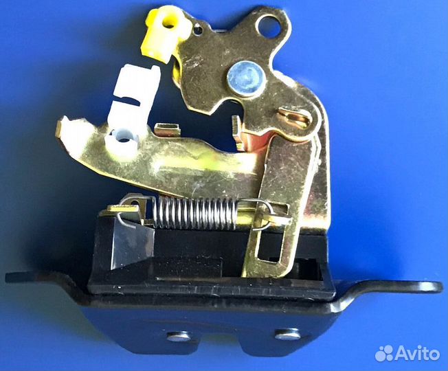 Замок багажника Мицубиси Делика