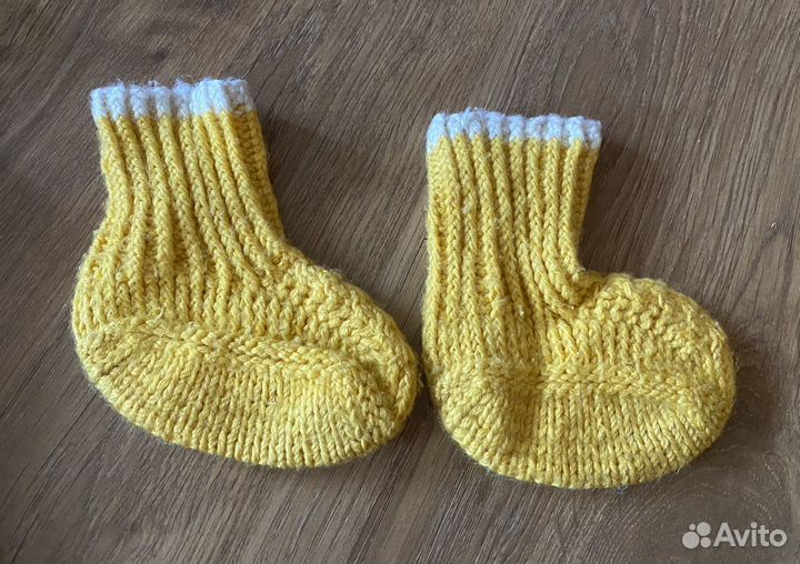 Вязаная шапка-шлем для девочки