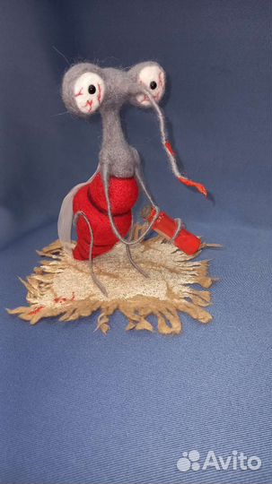 Игрушка из войлока Комарик,ручной работы