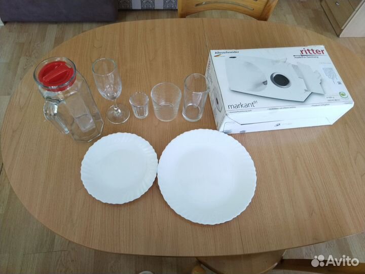 Бокалы для вина, стаканы