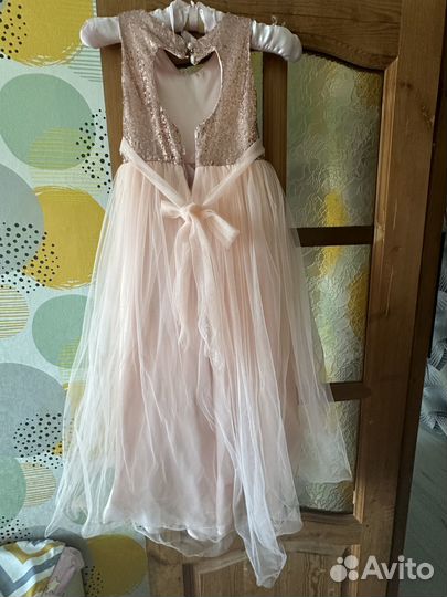 Продам платья на девочку