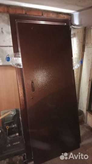 Дверь входная металлическая