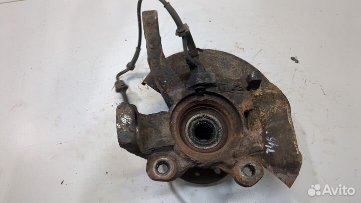 Ступица (кулак, цапфа) правая передняя Volkswagen Transporter 4