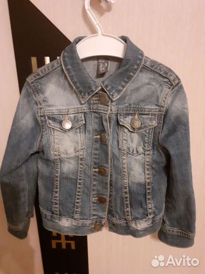 Продам джинсовую куртку детскую