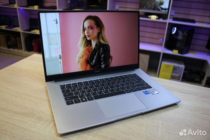 Ультрабук Huawei (2022) для работы как новый