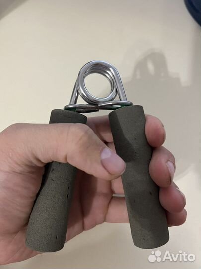 Эспандер кистевой пружинный