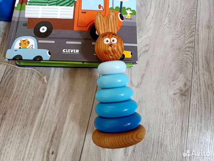 Детские игрушки развивающие 1+