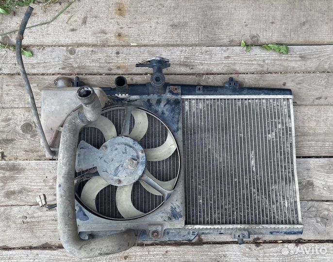 Радиатор охлаждения в сборе на geely mk