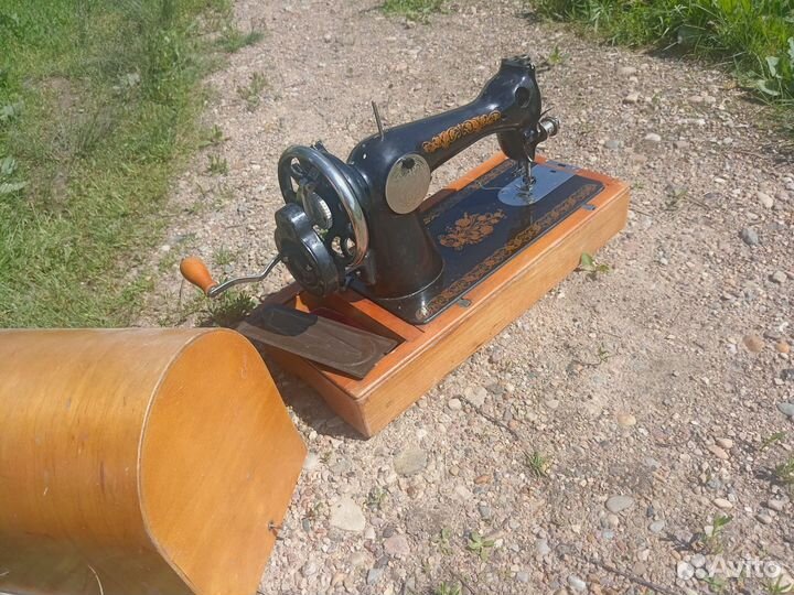 Швейная машинка ручная