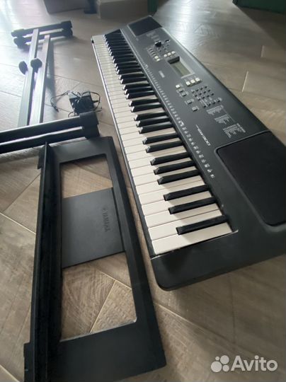 Yamaha PSR-EW300 синтезатор 6 октав