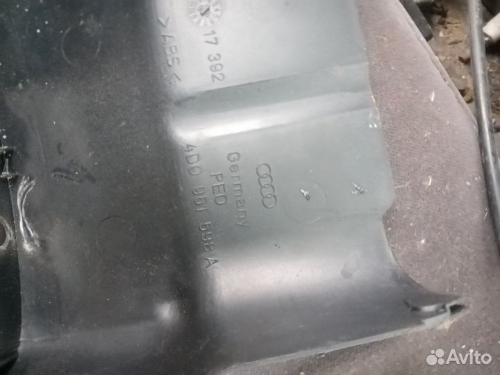 Кожух рулевой колонки верхний Audi A8 D2