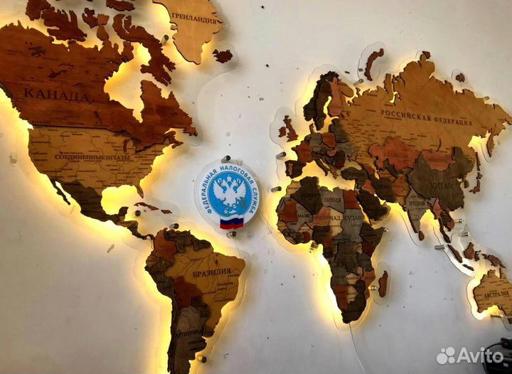 Деревянная карта мира с подсветкой