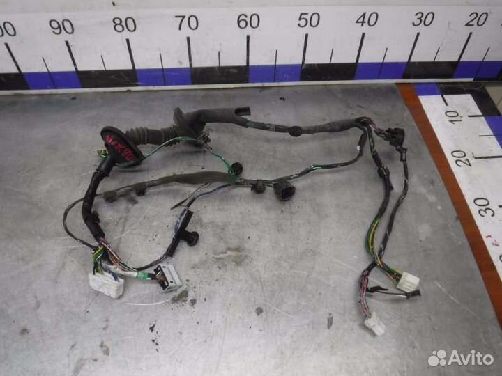 Проводка двери передняя правая Mitsubishi Pajero