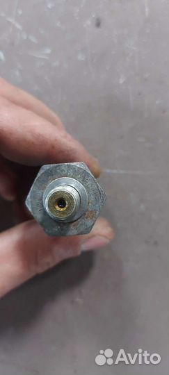 Датчик давления масла на Volkswagen Phaeton