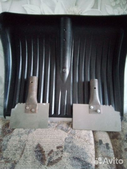 Лопата для уборки снега