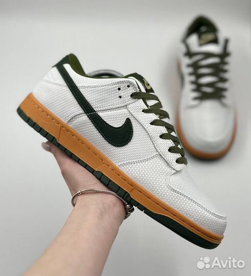 Nike SB Dunk Low на весну бело-зеленые