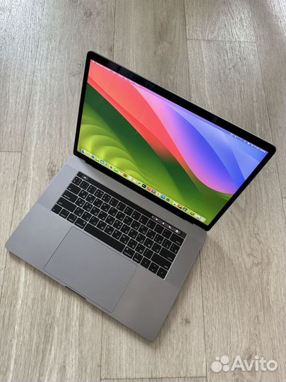 Macbook Pro 15 2018 A1990 16gb 256gb