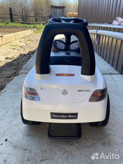 Машинка-каталка толокар Mercedes-Benz