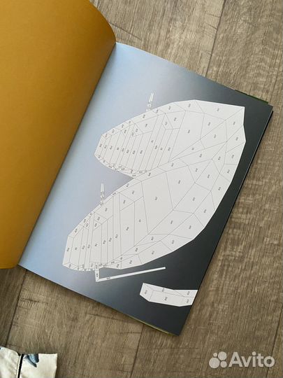 Книга - раскраска «Рисуем стикерами» миф